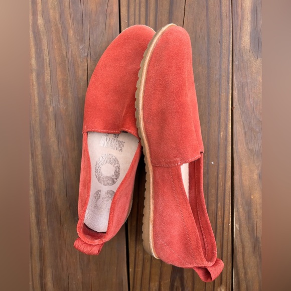 Sorel Ella slip-on shoe, size 7 - Picture 3 of 6